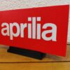 2025/11/1000004902-scaled.jpg Logo LED 3D APRILIA – Enseigne / Emblème / Lampe / Veilleuse Lumineux Fan Art