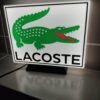 Logo LED 3D LACOSTE – Enseigne / Emblème / Lampe / Veilleuse Lumineux Fan Art